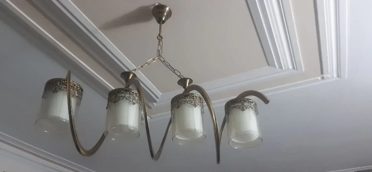 ۴ شاخه لوستر|لوستر و چراغ آویز|سبزوار, شرق کال شمالی|دیوار