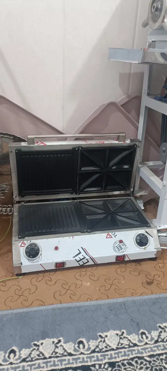 چرخ گوشت صنعتی و اسنک ساز و وسایل فست فود|کافی‌شاپ و رستوران|میناب, |دیوار