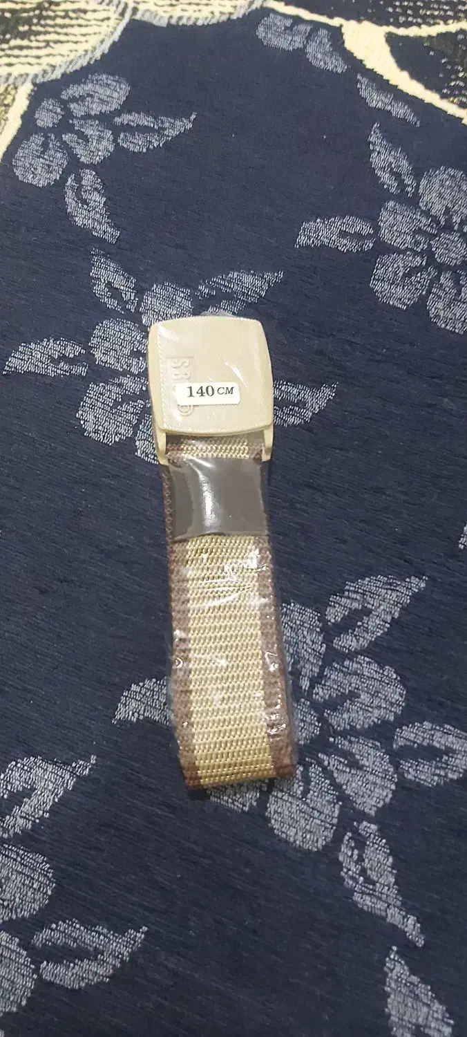 یک دست لباس سربازی با یک جفت کفش نو|لباس|ارومیه, |دیوار