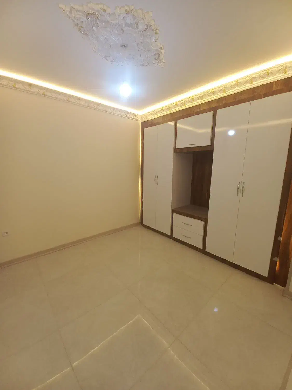 دوطبقه/شیک/ مستردار/کلیداول|فروش خانه و ویلا|شاهینشهر, شهرک میلاد|دیوار