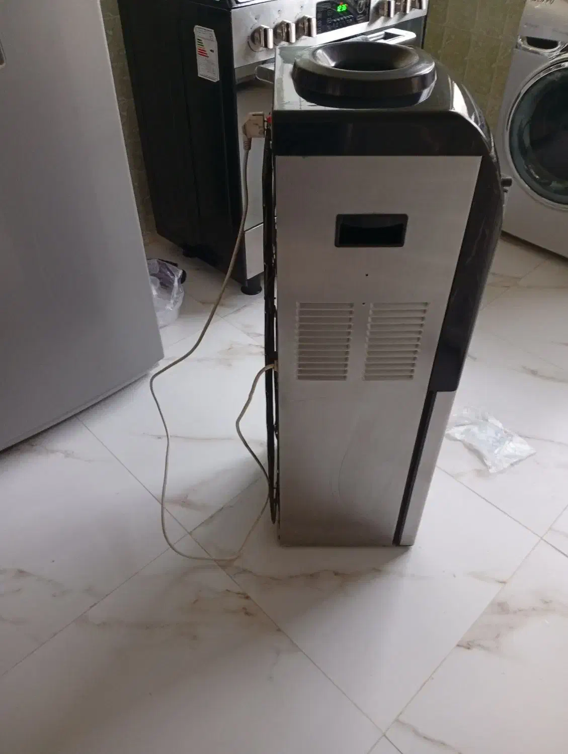 ابسردکن|آب‌سردکن و تصفیه آب|تربت‌حیدریه, حاجی یار‎|دیوار