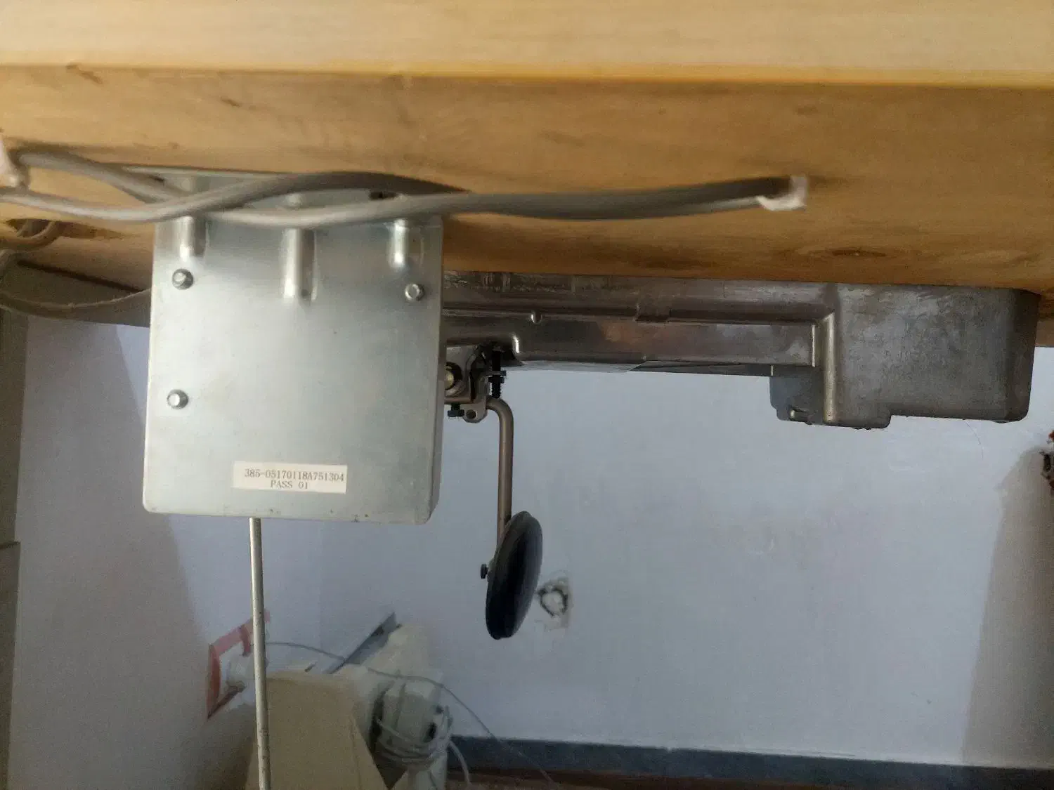 چرخ خیاطی راسته دوز|چرخ خیاطی و ریسندگی|سیمین شهر, |دیوار