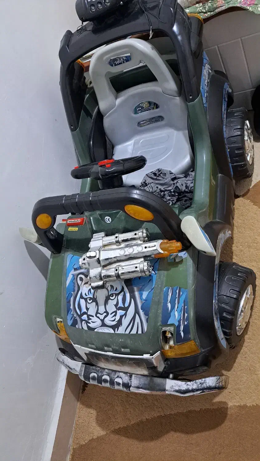 ماشین شارژی|اسباب‌بازی بچه|شاهین‌شهر, گرگاب|دیوار