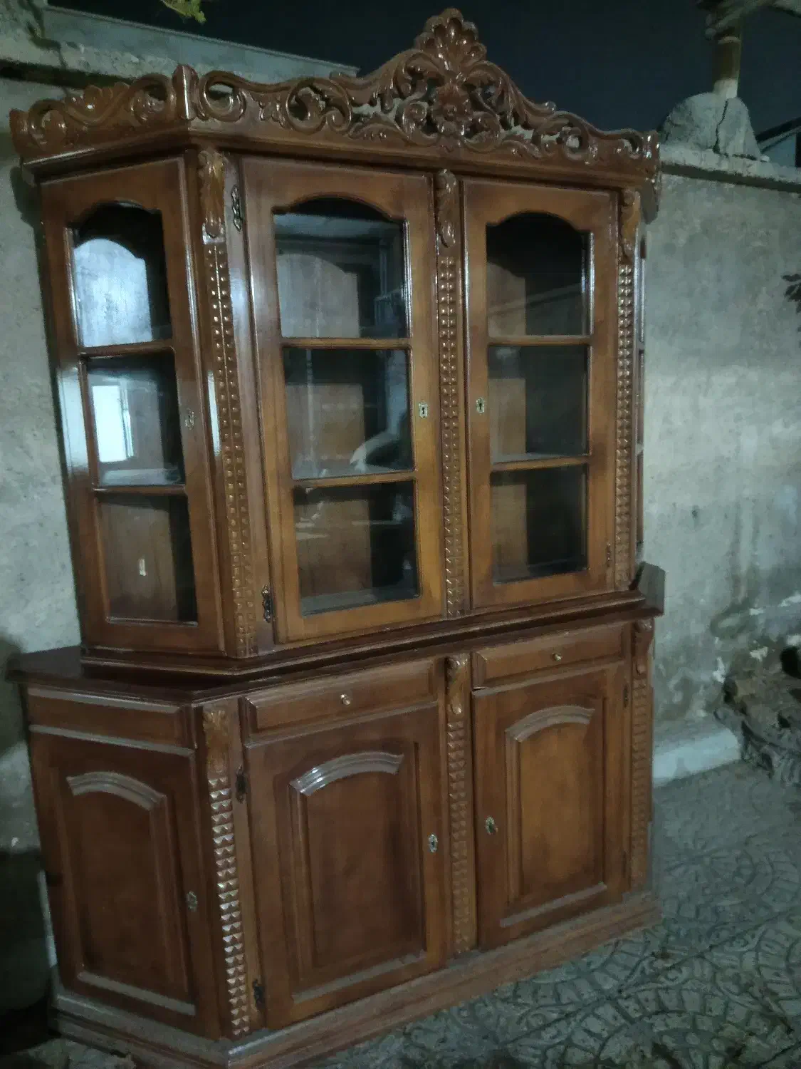 ویترین چوب گردو کلاسیک|بوفه، ویترین، کنسول|ورامین, ورامین|دیوار