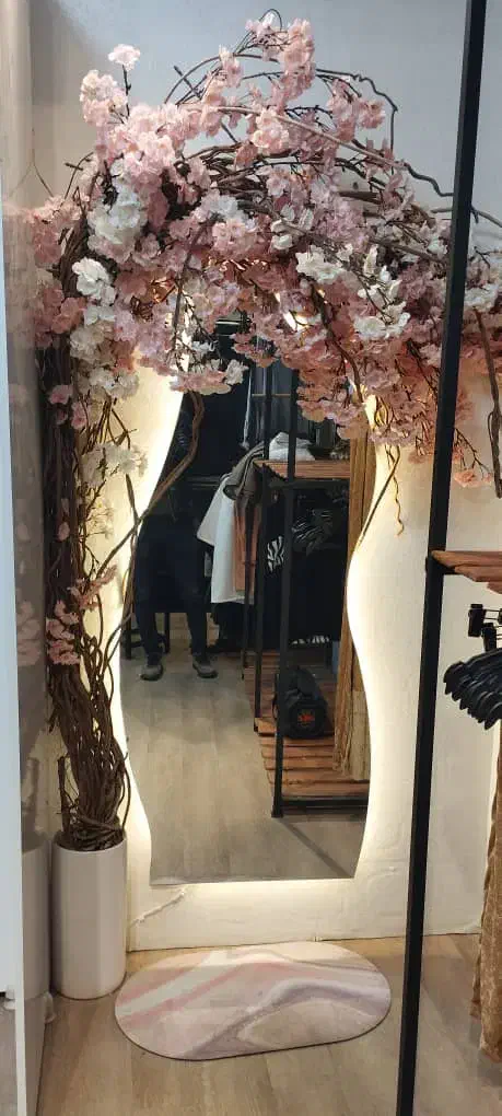 آینه قدی چراغ دار و گل تزیینی|آینه|تبریز, |دیوار