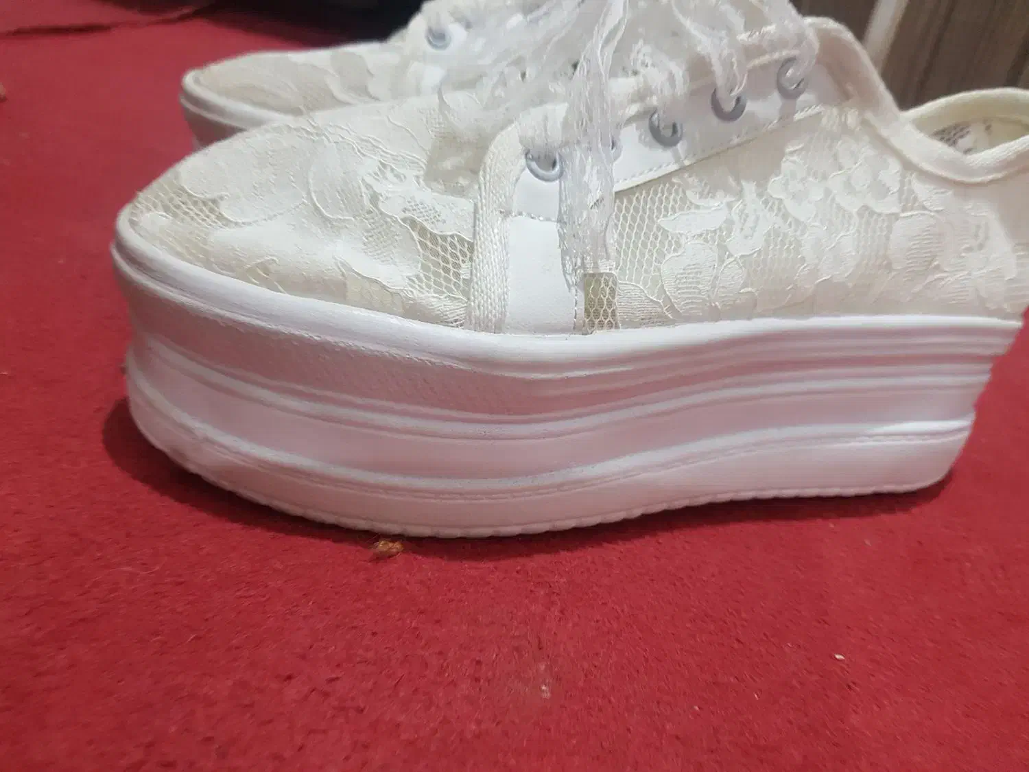 ک ف ش|کیف، کفش، کمربند|شوش, |دیوار