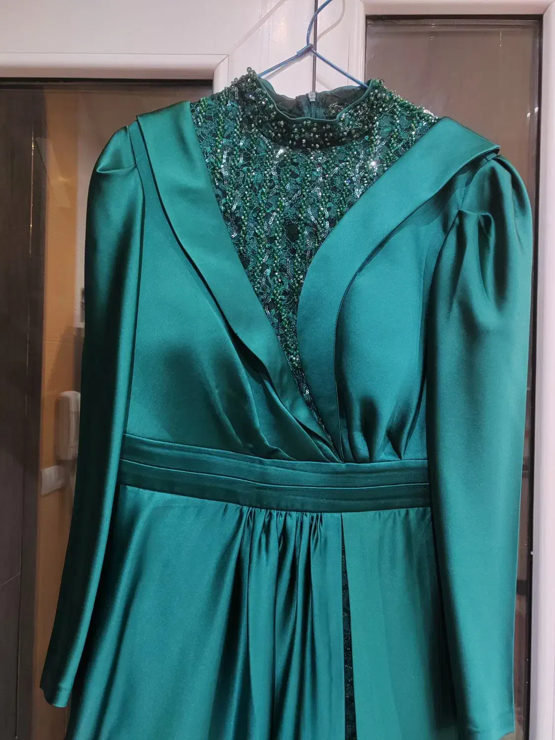 لباس مجلسی|لباس|نجف‌آباد, منتظری شمالی|دیوار