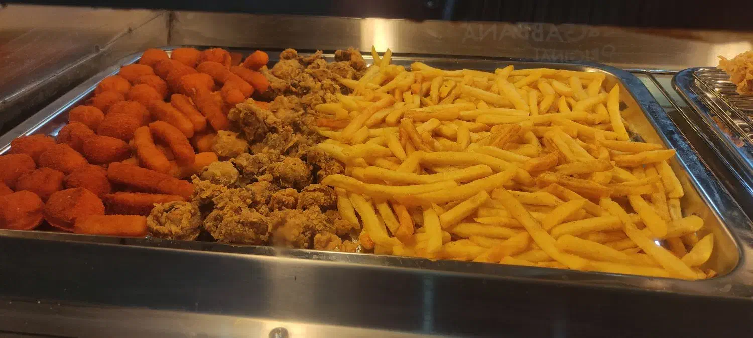 دنیای سوخاری کیلویی . زارچ. خیابان مجلسی|خوردنی و آشامیدنی|زارچ, |دیوار