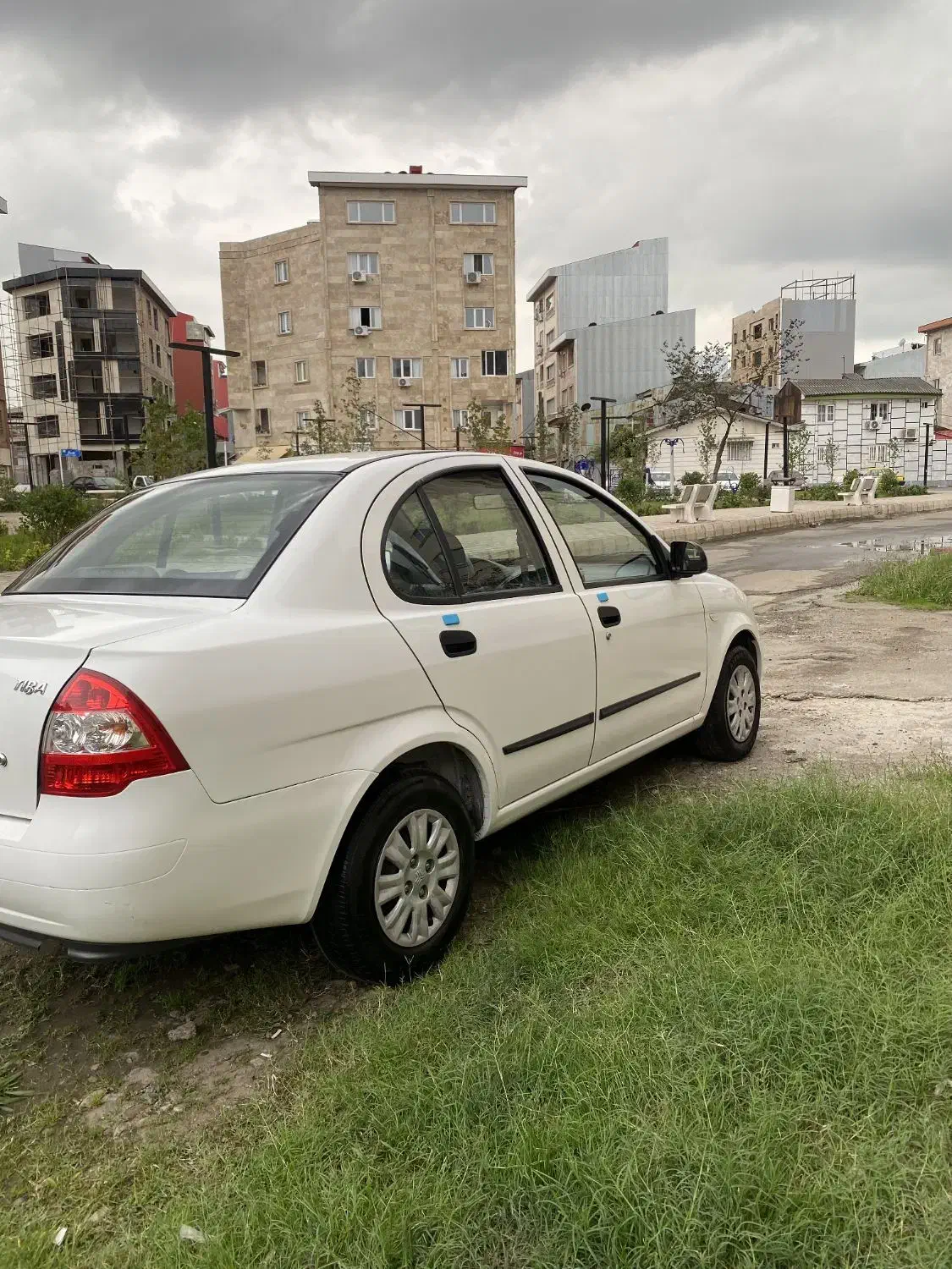 تیبامدل۹۸استثنائیدرحدصفر|خودرو سواری و وانت|رشت, معلم|دیوار