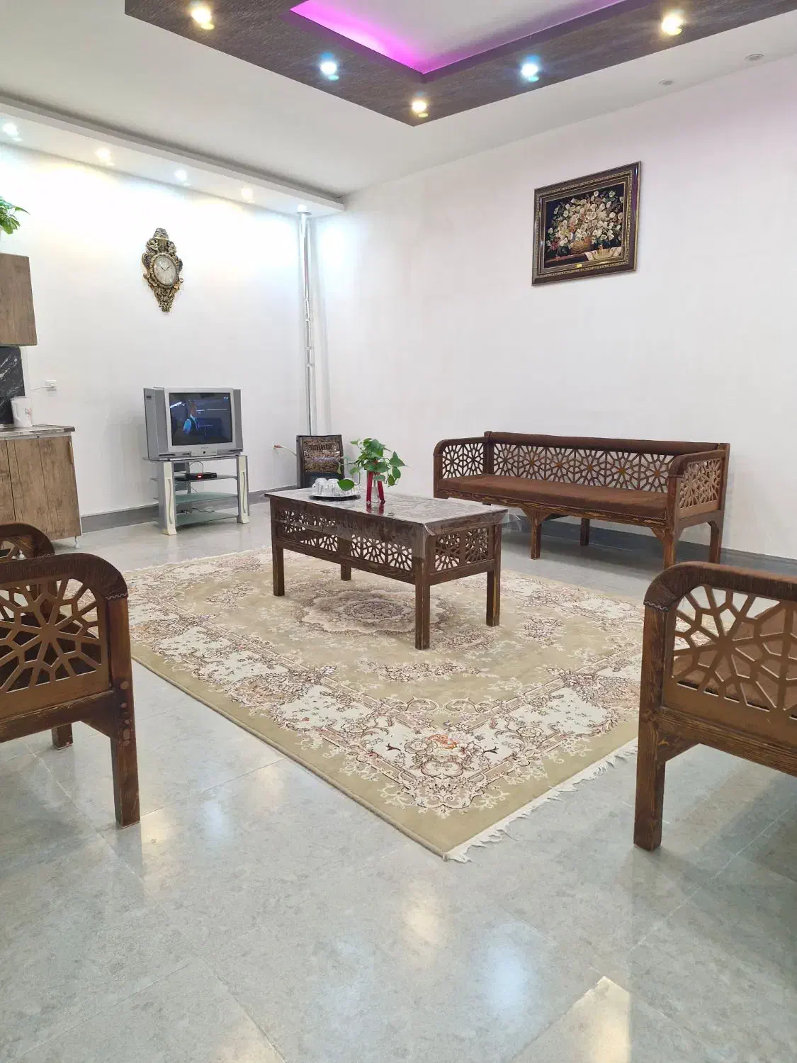 منزل مبله خانه مبله سوییت اجاره روزانه شبانه|اجارهٔ کوتاهمدت آپارتمان و سوئیت|اصفهان, اشکاوند|دیوار