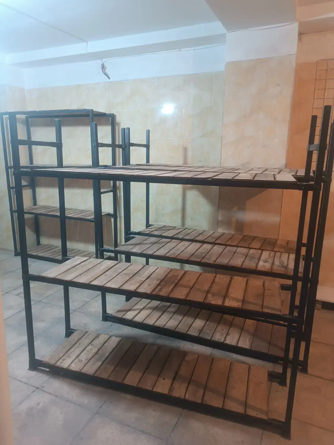 ویترین چوبی مناسب فروشگاه ومغازه|فروشگاه و مغازه|دماوند, گیلاوند|دیوار