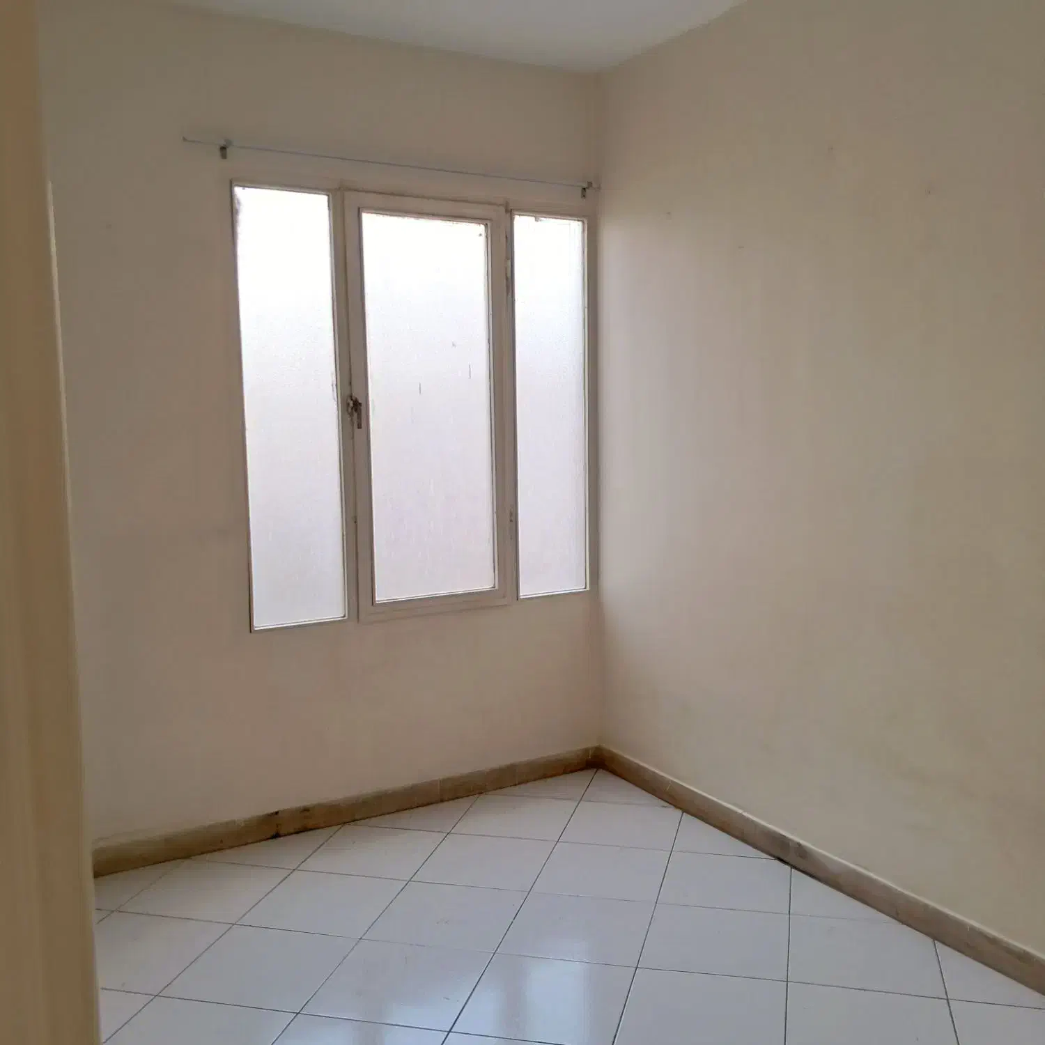 120 متر / سه خواب / با آسانسور