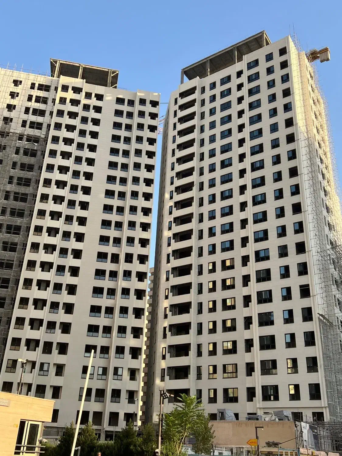 ۹۸ متر دو خواب برج شرکت نفت ، جنوبی|فروش آپارتمان|تهران, کوهک|دیوار