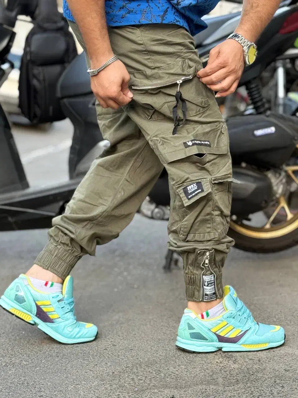 شلوار 10جیب|لباس|قم, دروازه چوبی|دیوار