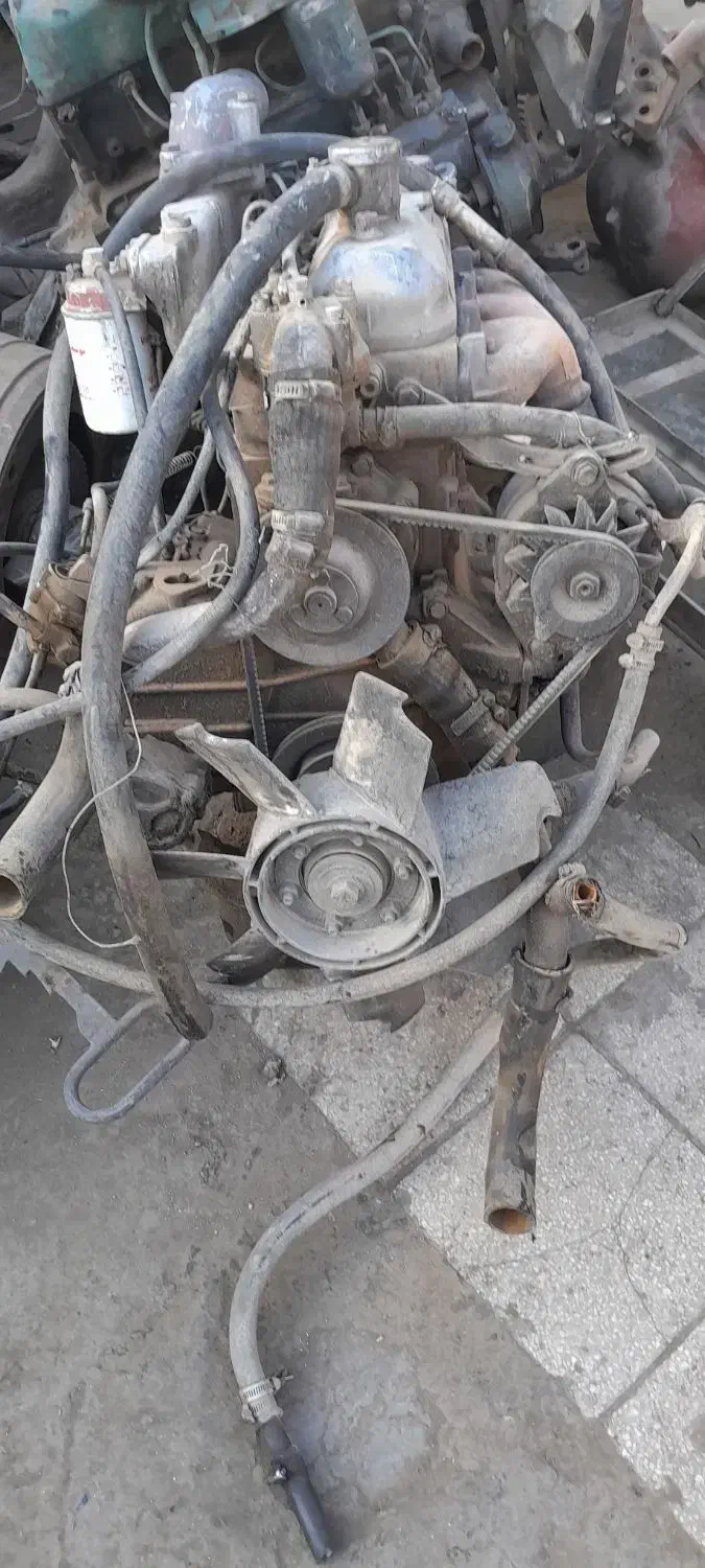 ۳ عدد موتور خاور و یک عدد موتور اویکو a60|قطعات یدکی و لوازم جانبی|کرمانشاه, |دیوار