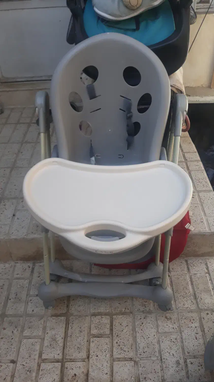 صندلی بچه هم صندلی غذا هم نگه دارنده نو|تخت و صندلی بچه|ملایر, |دیوار