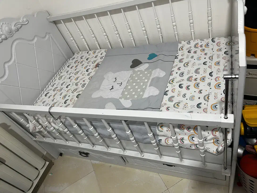 تخت کودک کاملا سالم و تمیز ، نی نی لای لای|تخت و صندلی بچه|محمدیه-قزوین, |دیوار