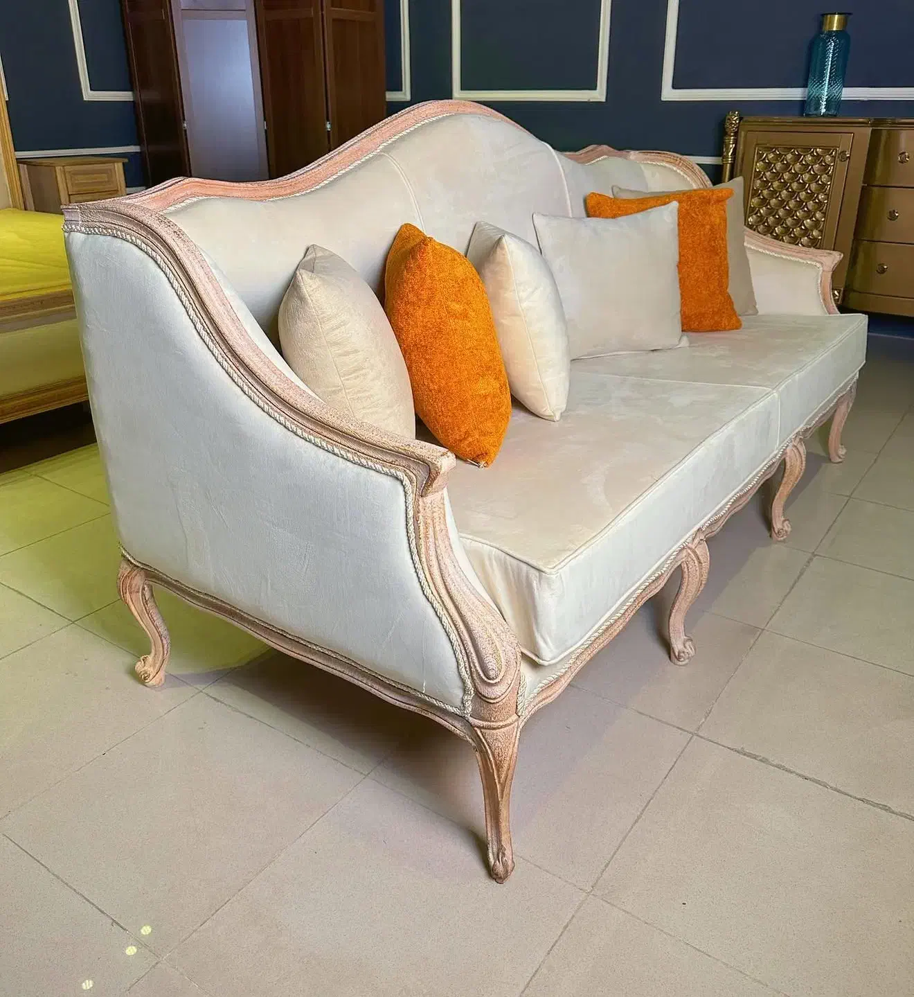 پخش عمده مدل فرانسوی ۷۸ تومن(نمونه اصلی چوب راش)|مبلمان خانگی و میز عسلی|شیراز, وصال|دیوار