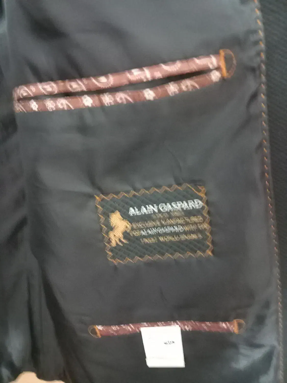 کت تک باپیراهن|لباس|گرگان, |دیوار