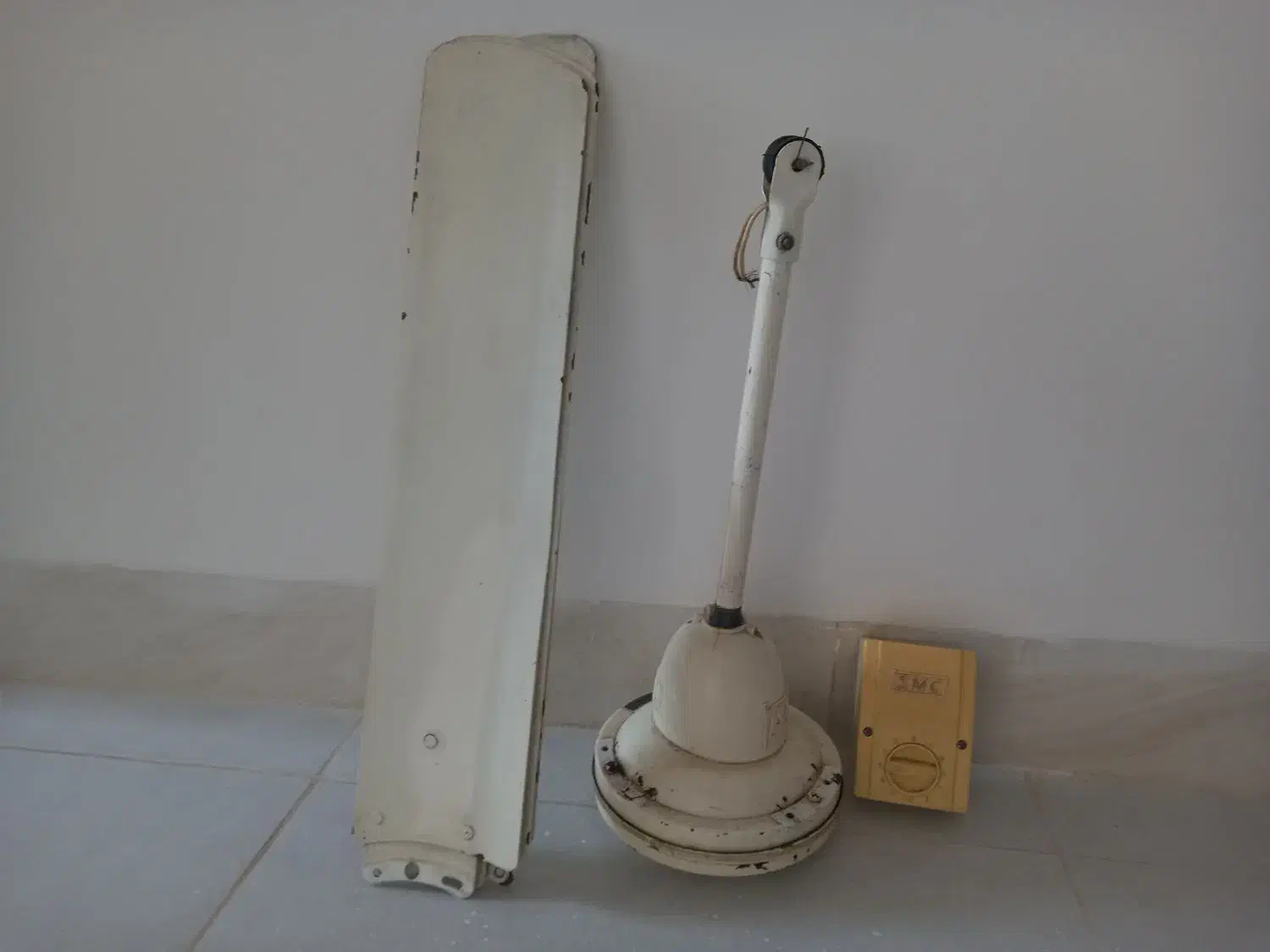 پنکه سقفی|پنکه و تصفیهکنندهٔ هوا|دهلران, |دیوار