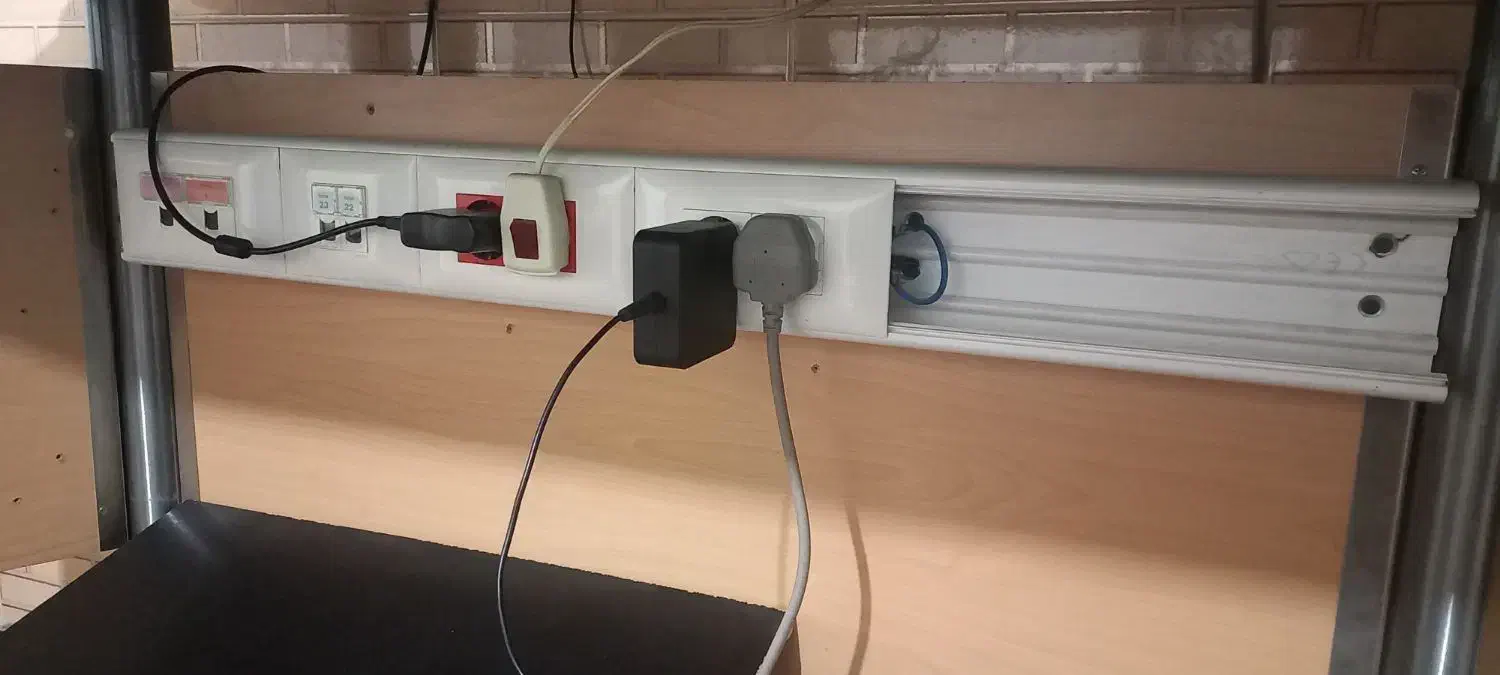 پریز برق و پریز شبکه  مخصوص میز کامپیوتر|قطعات و لوازم جانبی رایانه|مراغه, |دیوار