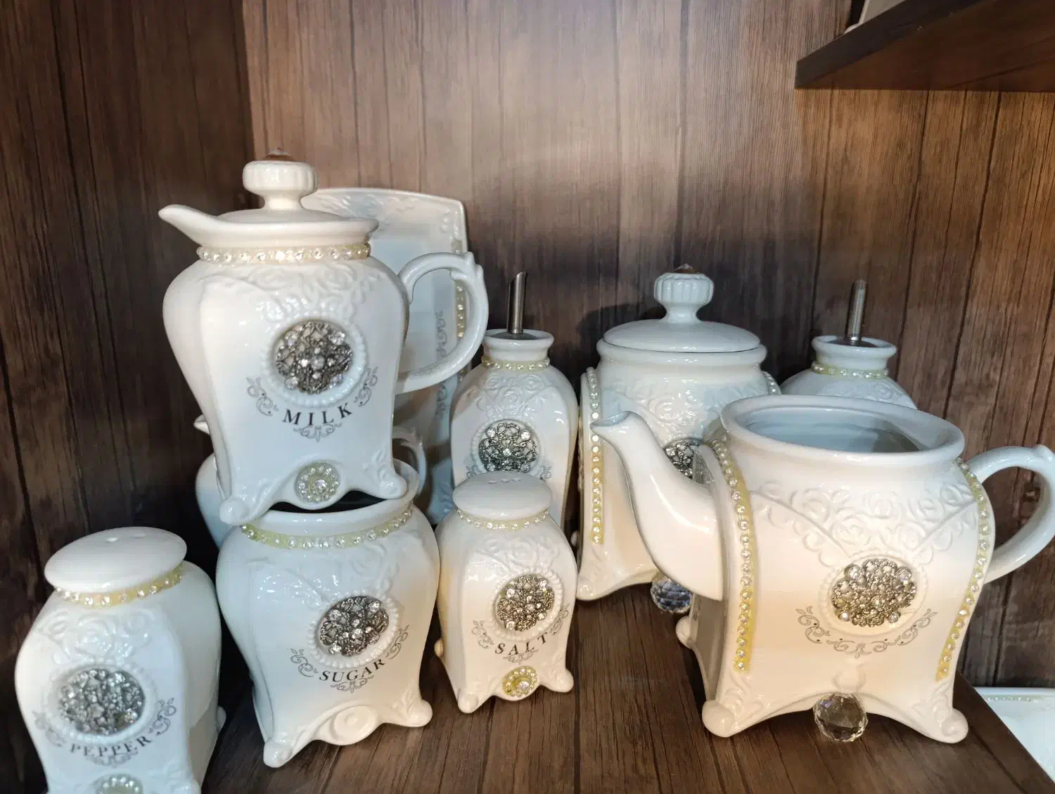 سرویس صبحانه خوری|ظروف سرو و پذیرایی|رودهن, |دیوار