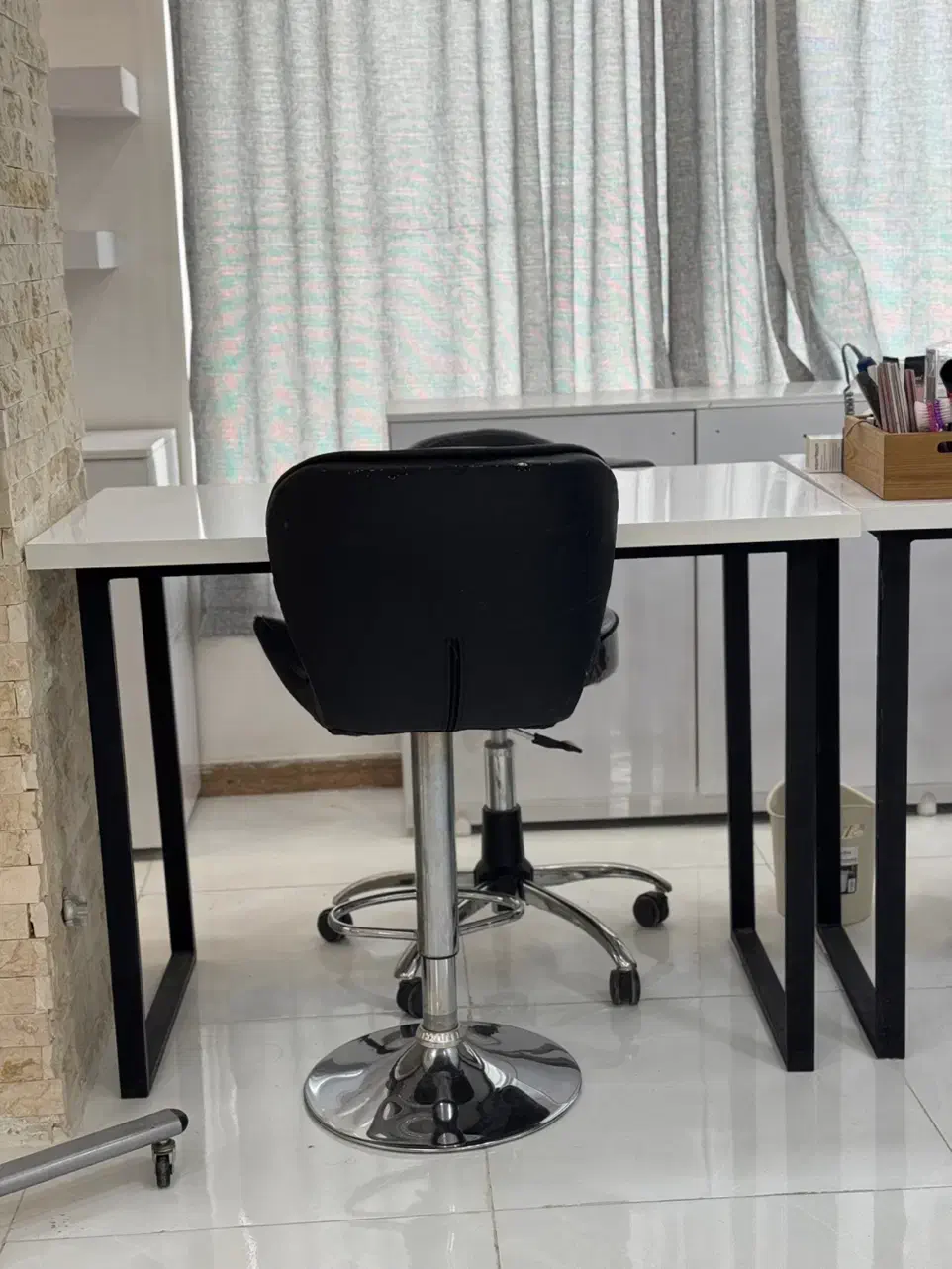 صندلی ثابت میز آینه|صندلی و نیمکت|بندرعباس, |دیوار