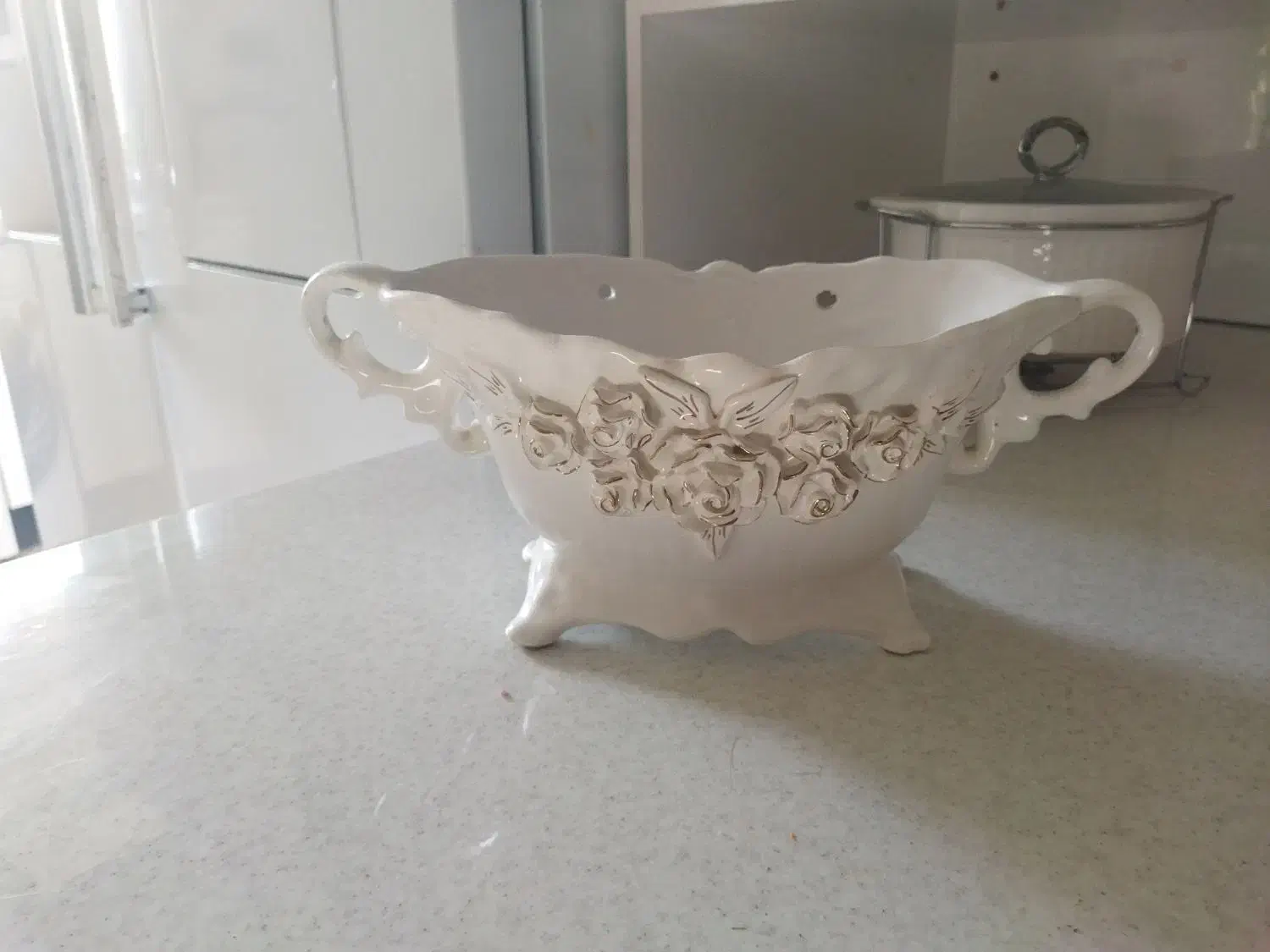 سرویس پذیرایی کاملا نو فقط جهت دکور در ویترین بوده|ظروف سرو و پذیرایی|ساری, |دیوار