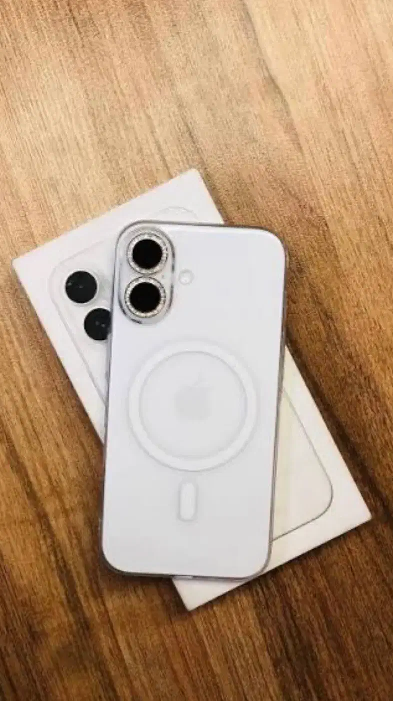 ایفون۱۶نرمال سفید|موبایل|کرمان, |دیوار