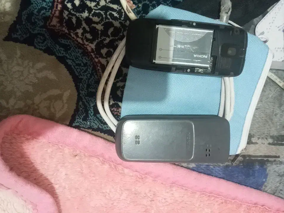 دوعددگوشی۷۰۰|موبایل|اسلامشهر, شهرک امام حسین (میان آباد)|دیوار