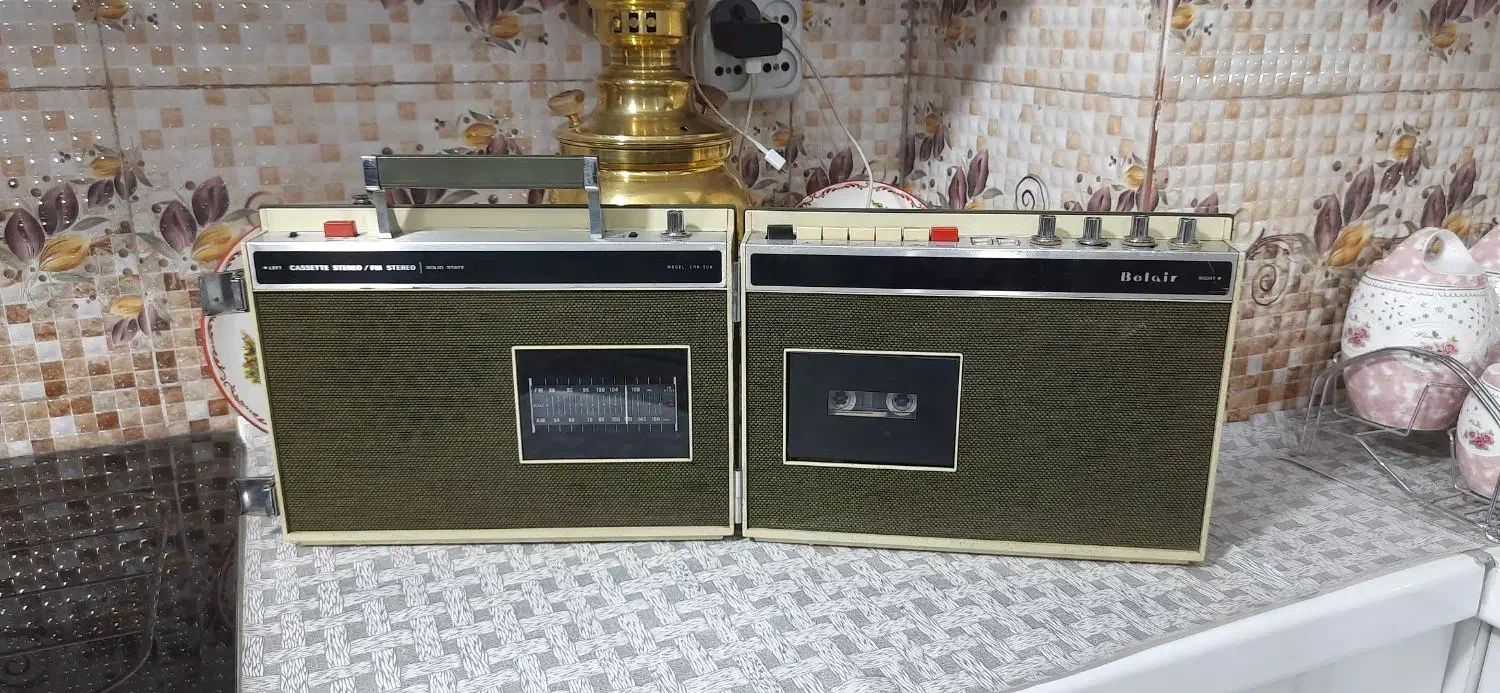 رادیو ضبط قدیمی آنتیک و کلکسیونی|کلکسیون اشیاء عتیقه|مشکین‌دشت, |دیوار