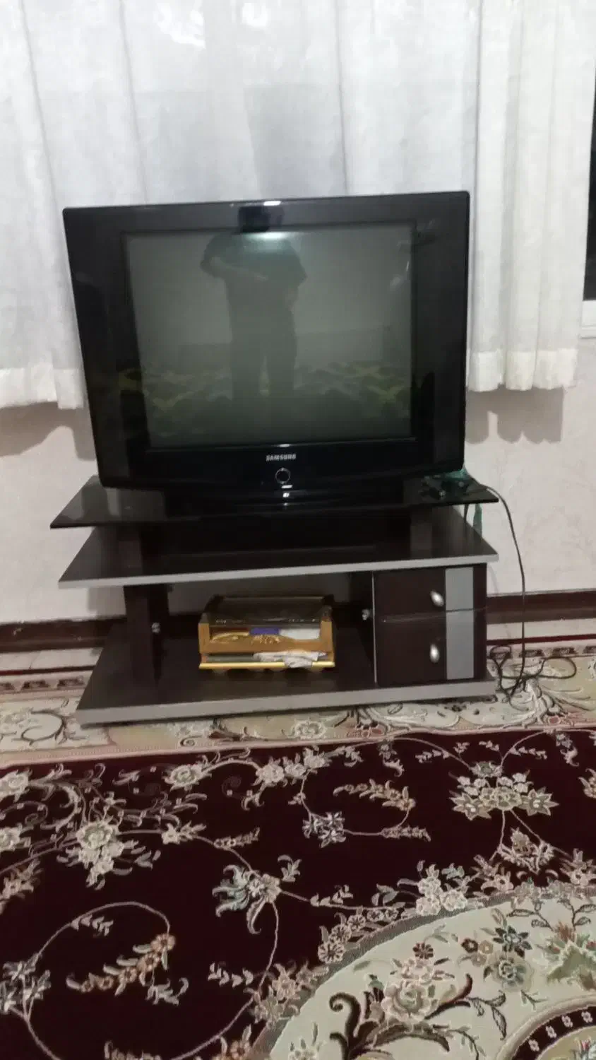 تلویزیون و میز تلویزیون|تلویزیون و پروژکتور|شهریار, شهرک وائین|دیوار