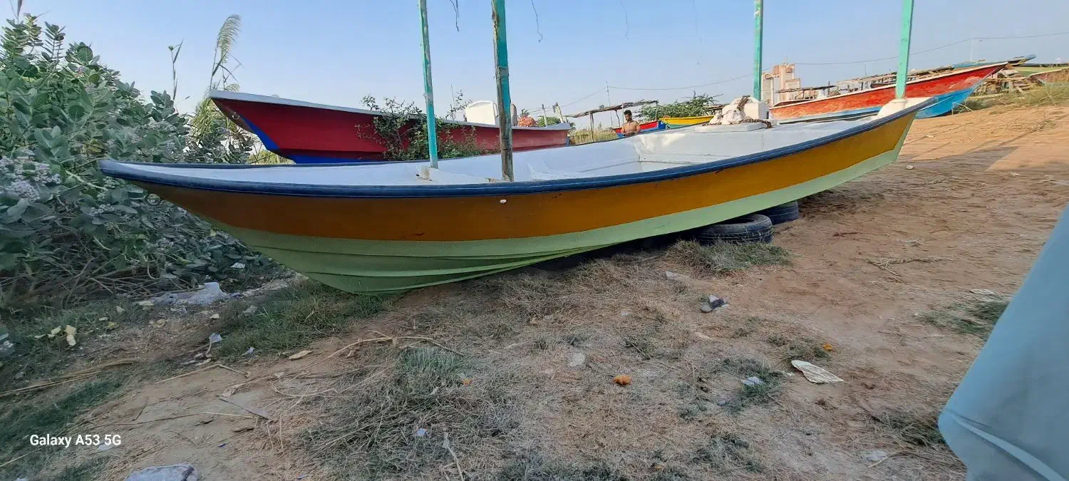 فروشی تشت۲۲فوت موتور یاماها ۵۵ هندلی تازه تعمیر|قایق و سایر وسایل نقلیه|کنارک, |دیوار