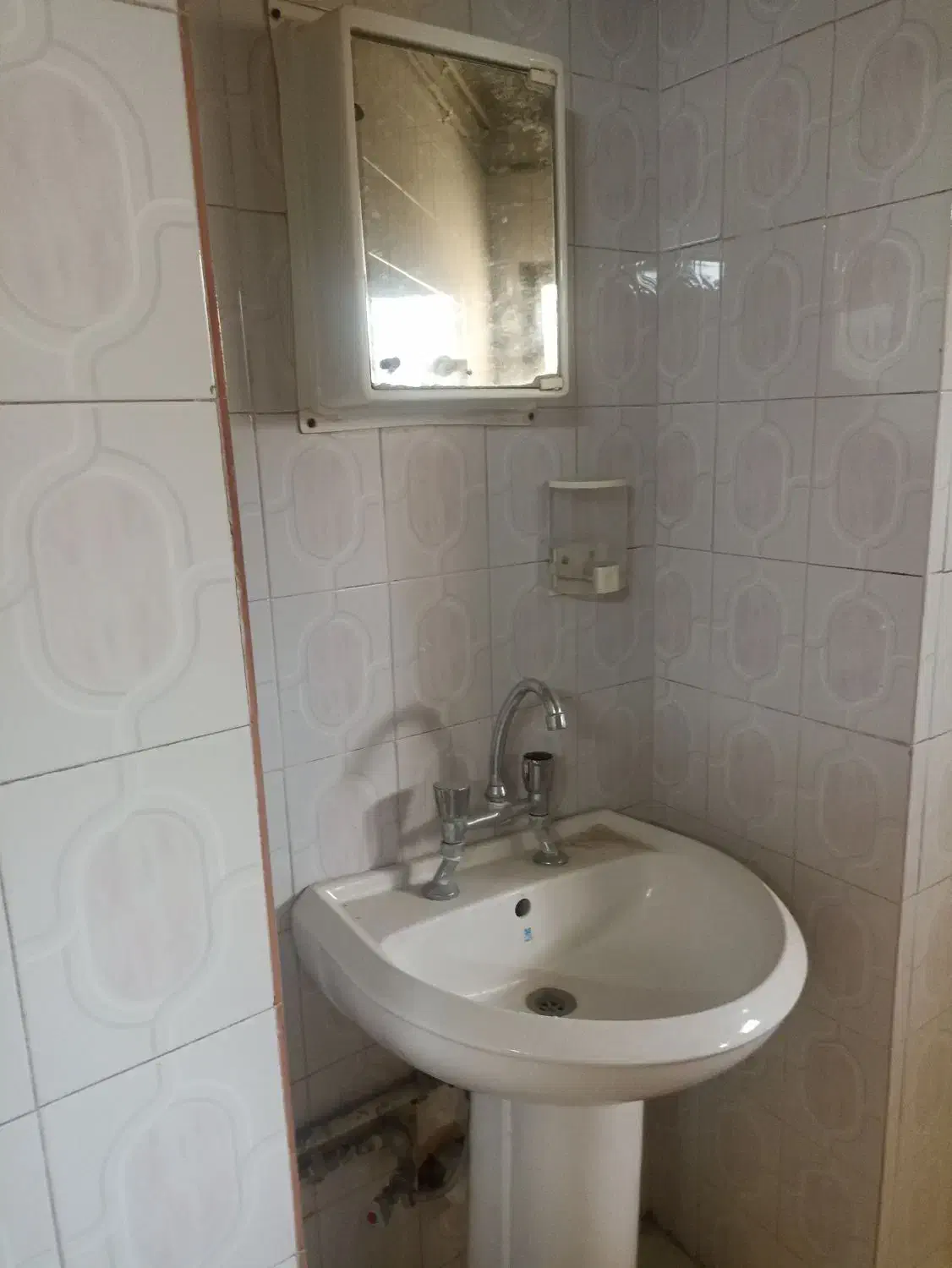 دو عدد روشویی|لوازم سرویس بهداشتی|شیراز, غدیر جنوبی|دیوار