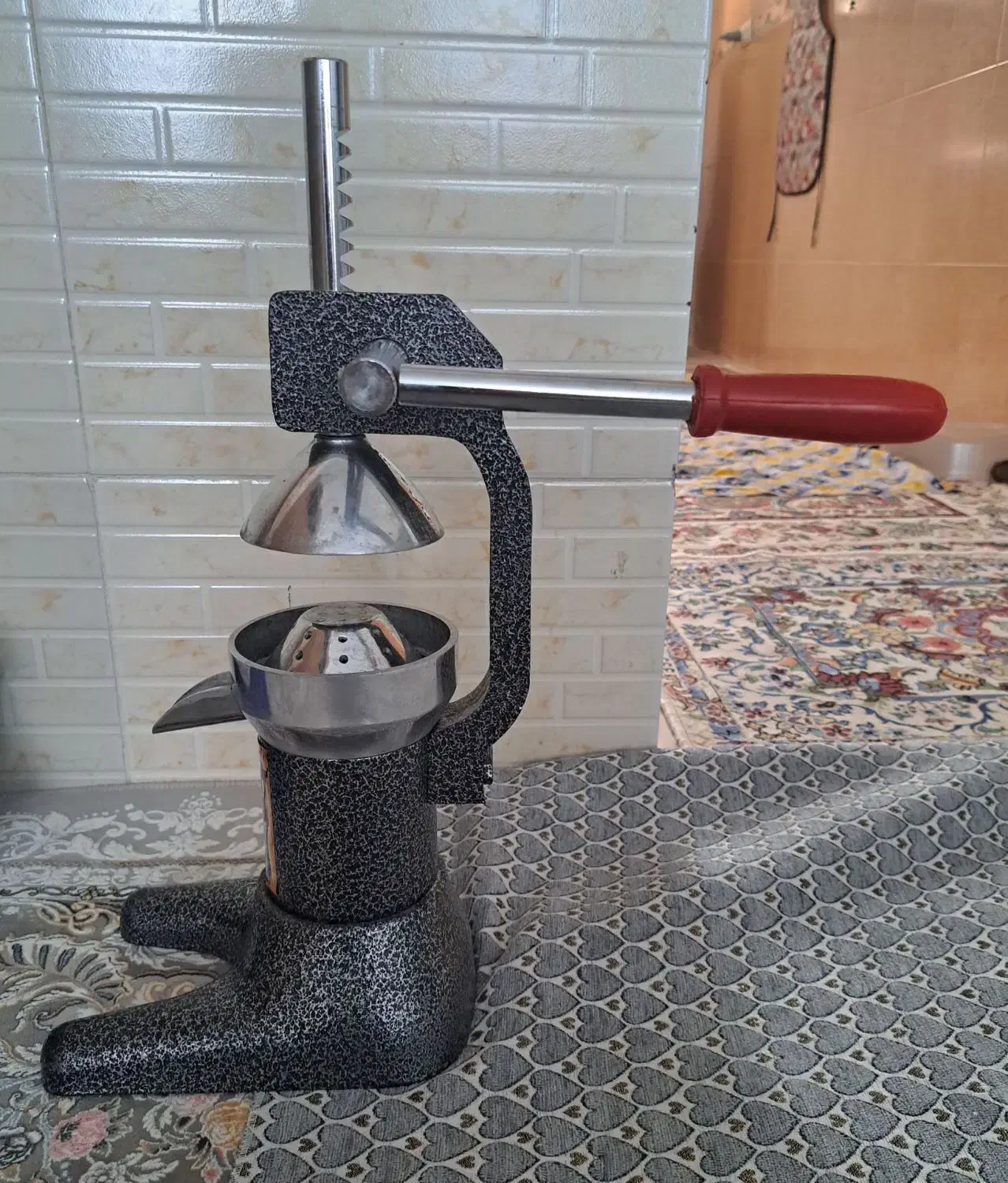 آب انار گیر|آبمیوه‌گیر و آب‌مرکبات‌گیر|کرمانشاه, |دیوار