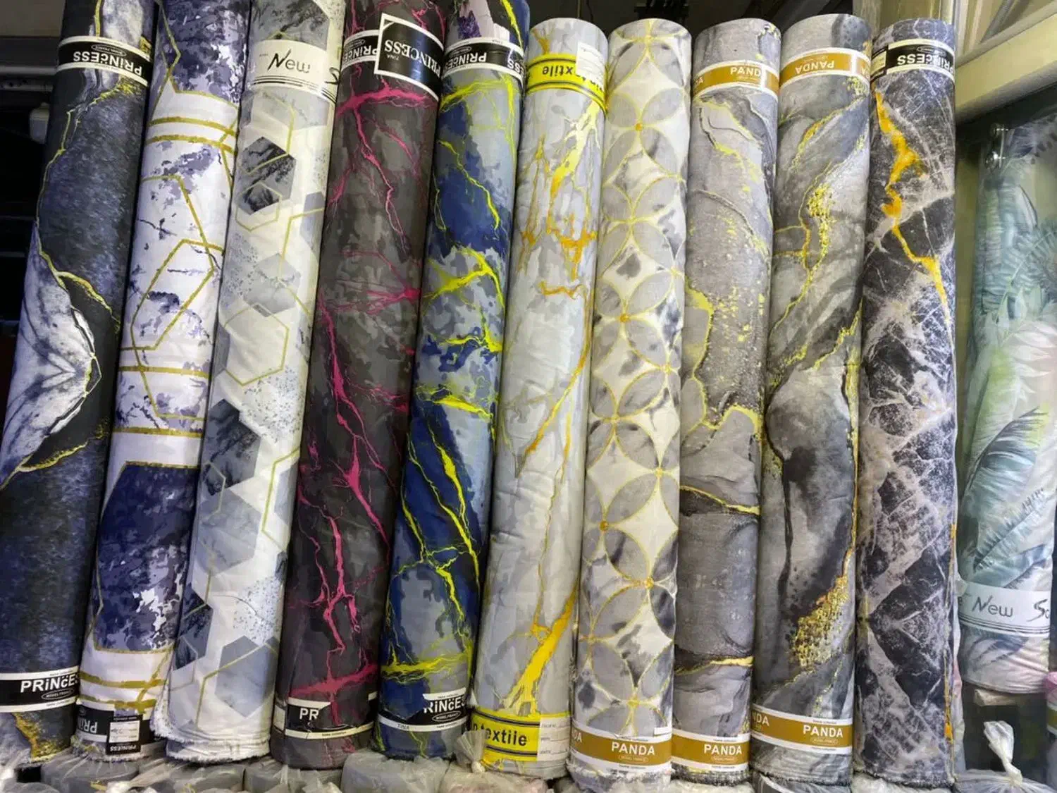 روتختی تو از پارچه ها انتخاب کن|رختخواب، بالش، پتو|یزد, |دیوار