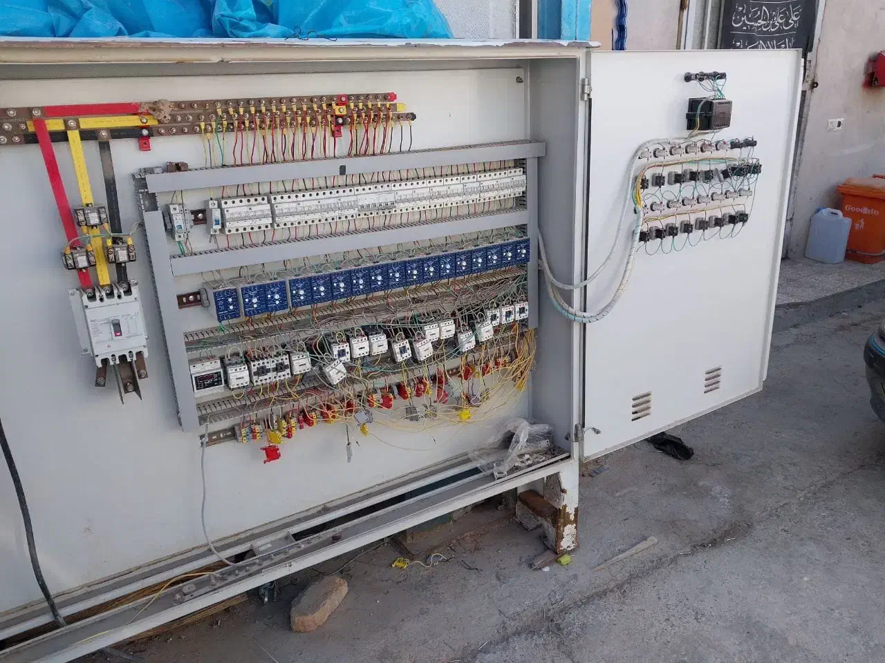 استخدام نیرو ساده نیمه ماهر و ماهر برق کار برقکار|استخدام صنعتی، فنی، مهندسی|شهرضا, |دیوار