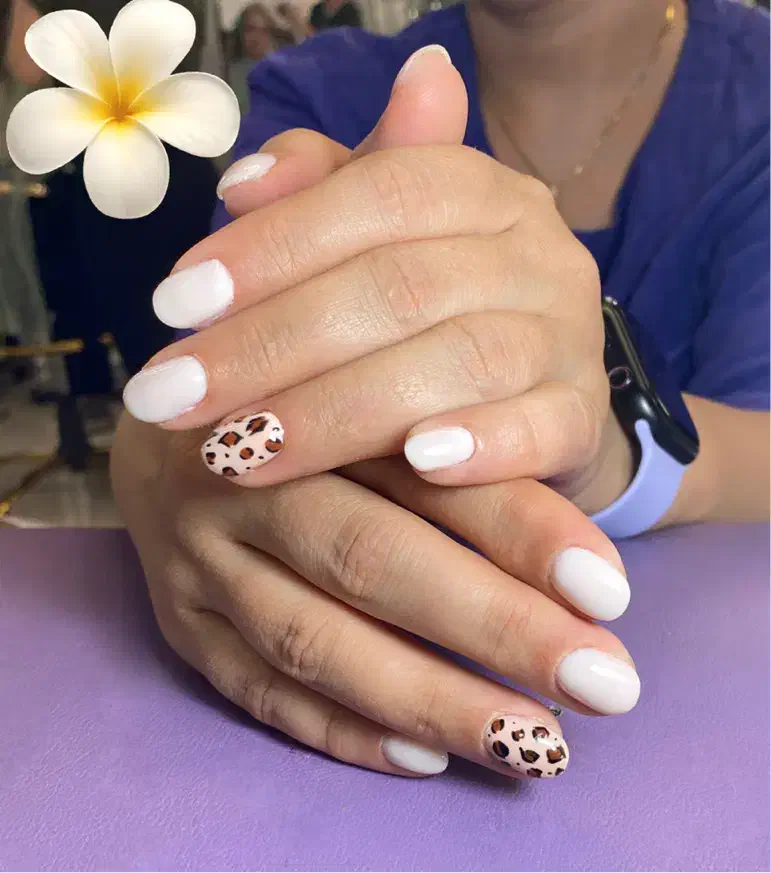 ناخن با متریال عالی و قیمتهای مناسب|خدمات آرایشگری و زیبایی|اصفهان, برازنده|دیوار