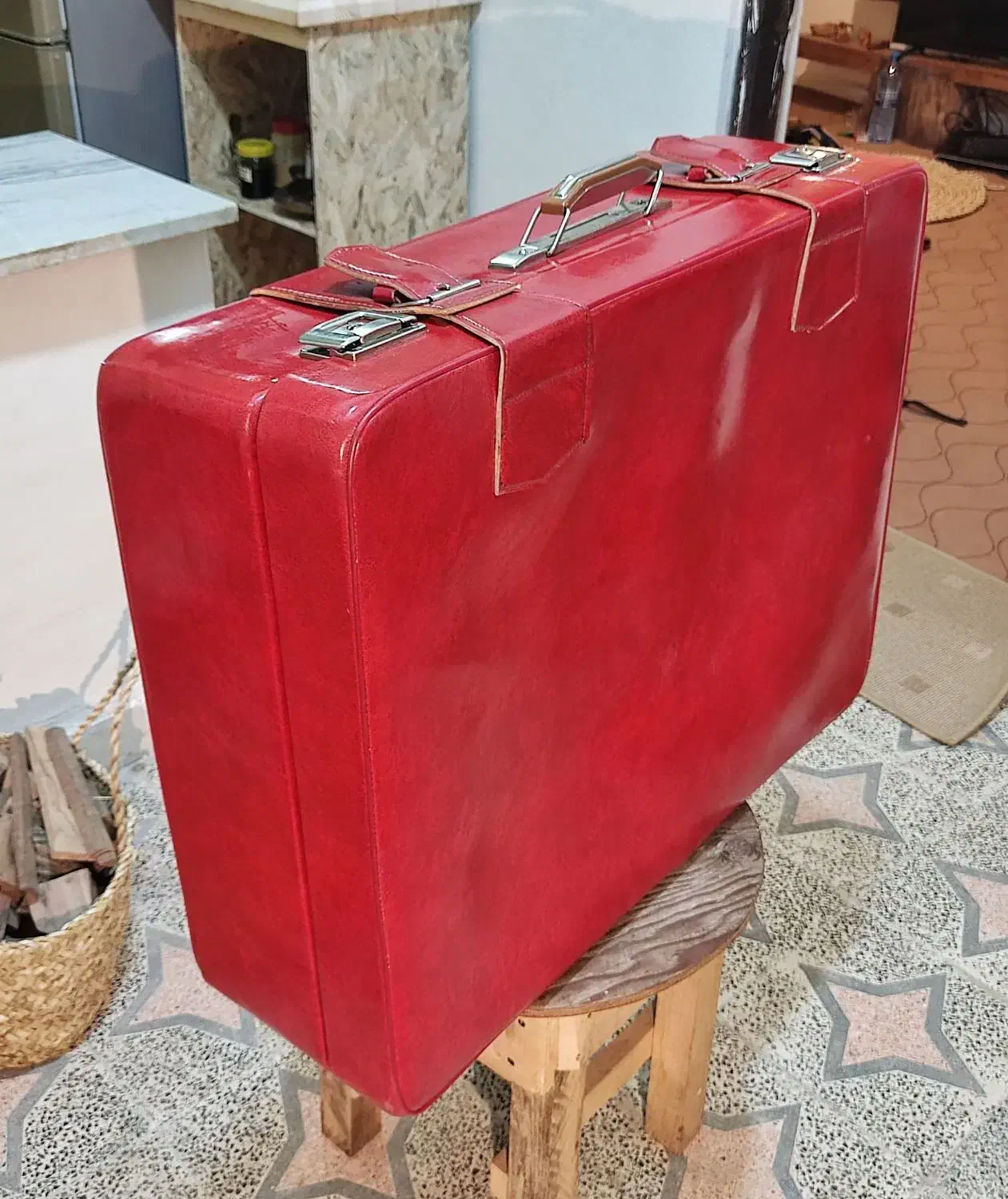 سه عدد چمدان پهلوی بسیار تمیز|کیف، کفش، کمربند|رشت, چله خانه|دیوار