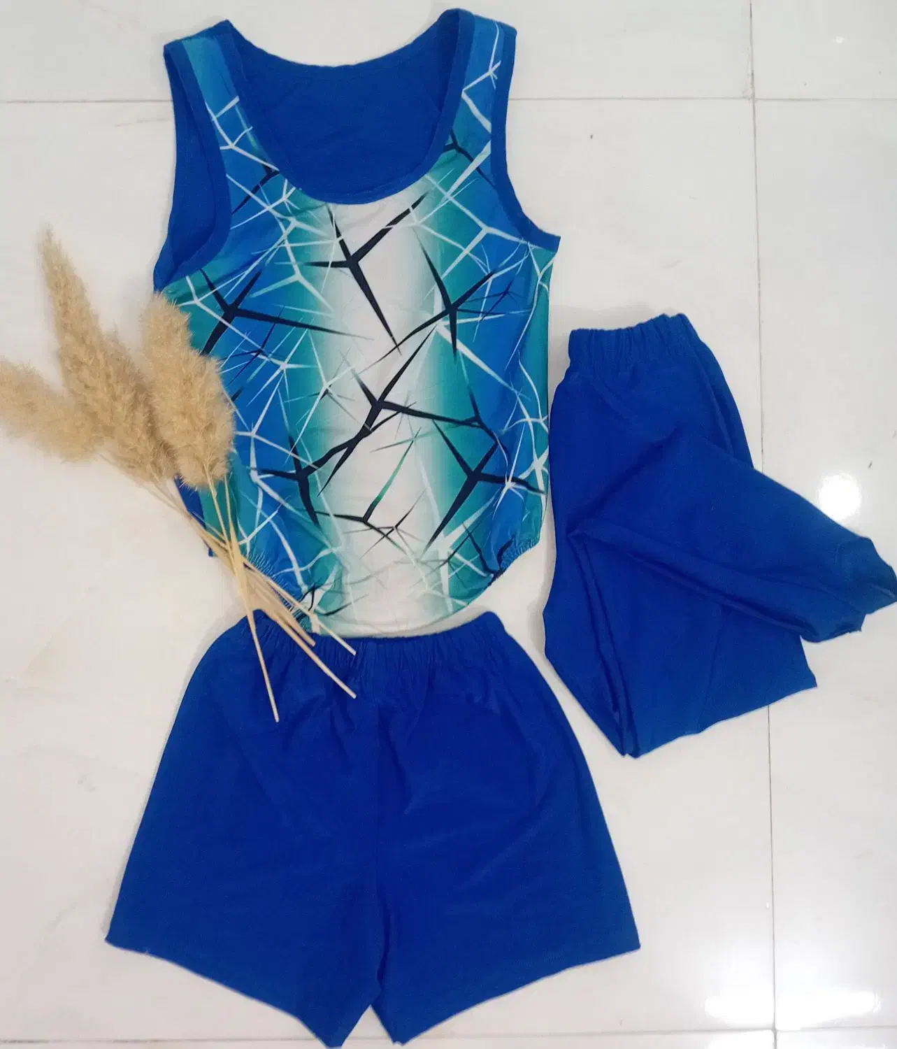 لباس زنانه ومجلس خیلی تمیز|لباس|تربت جام, میان جام|دیوار