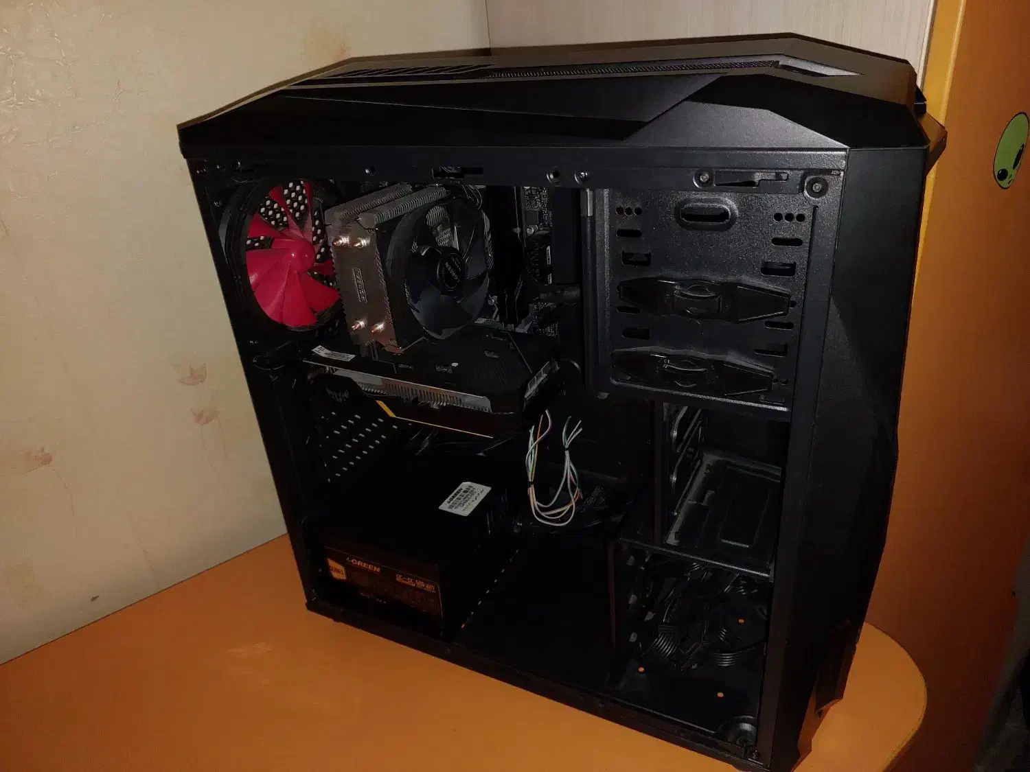 کامپیوتر گیمینگ همراه با مانیتور|رایانه رومیزی|اراک, |دیوار