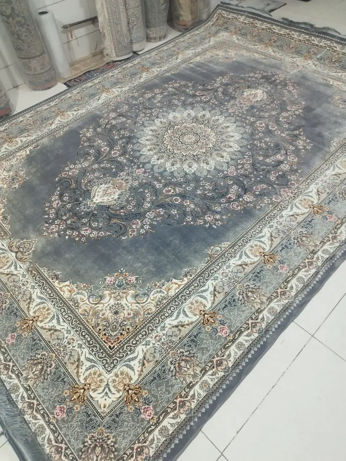 فرش ۹ متری ۷۰۰ شانه|فرش|بوئین زهرا, |دیوار