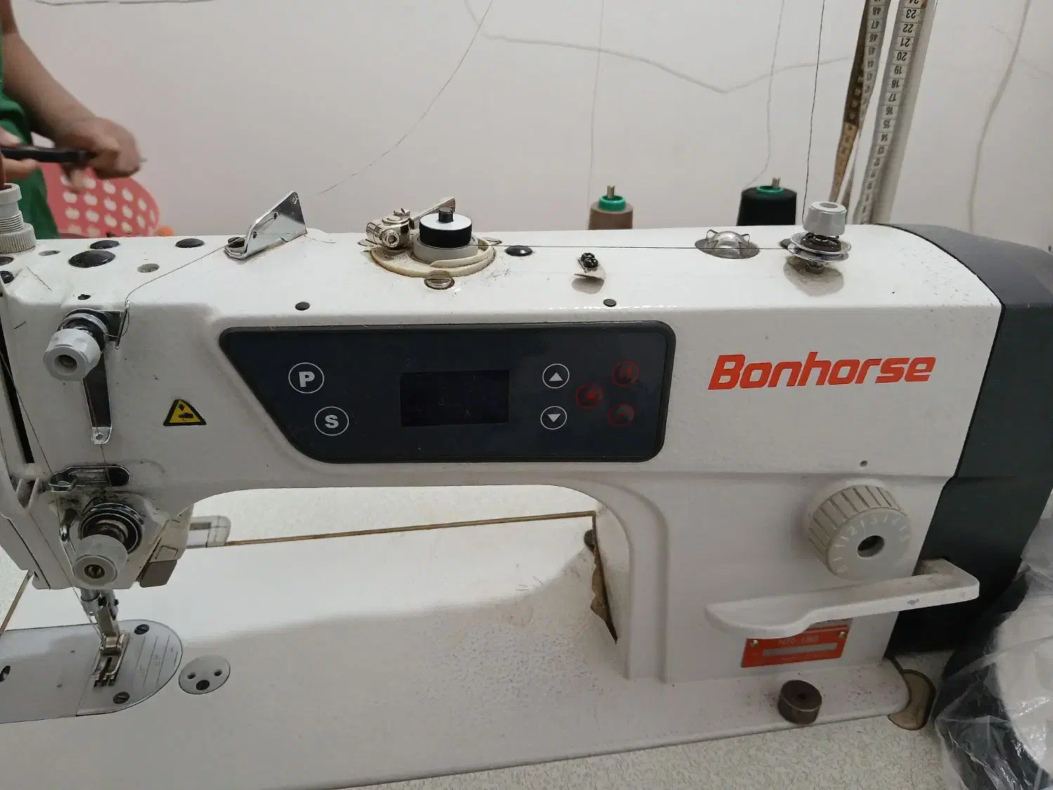 چرخ خیاطی صنعتی راسته دوز و نخ زن|چرخ خیاطی و ریسندگی|تاکستان, |دیوار