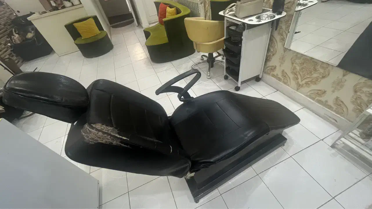 صندلی اصلاح زنانه|آرایشگاه و سالنهای زیبایی|رشت, منظریه|دیوار