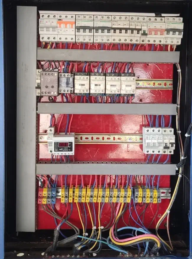 نصب و تعمیر پمپ، تابلو برق و کولر گازی با ضمانت|خدمات پیشه و مهارت|پیشوا, |دیوار