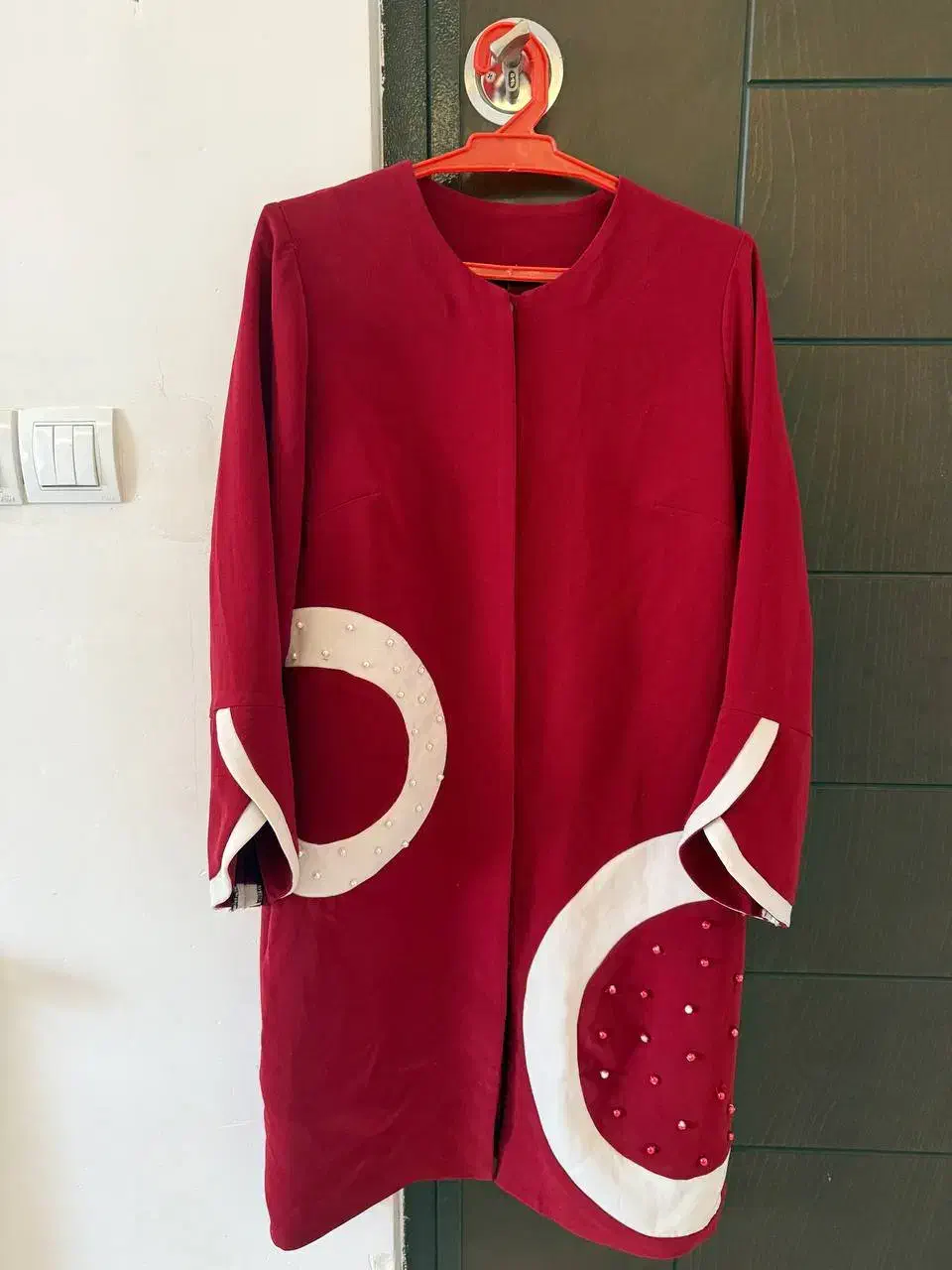 مانتو|لباس|سبزوار, قصبه اب یمین|دیوار