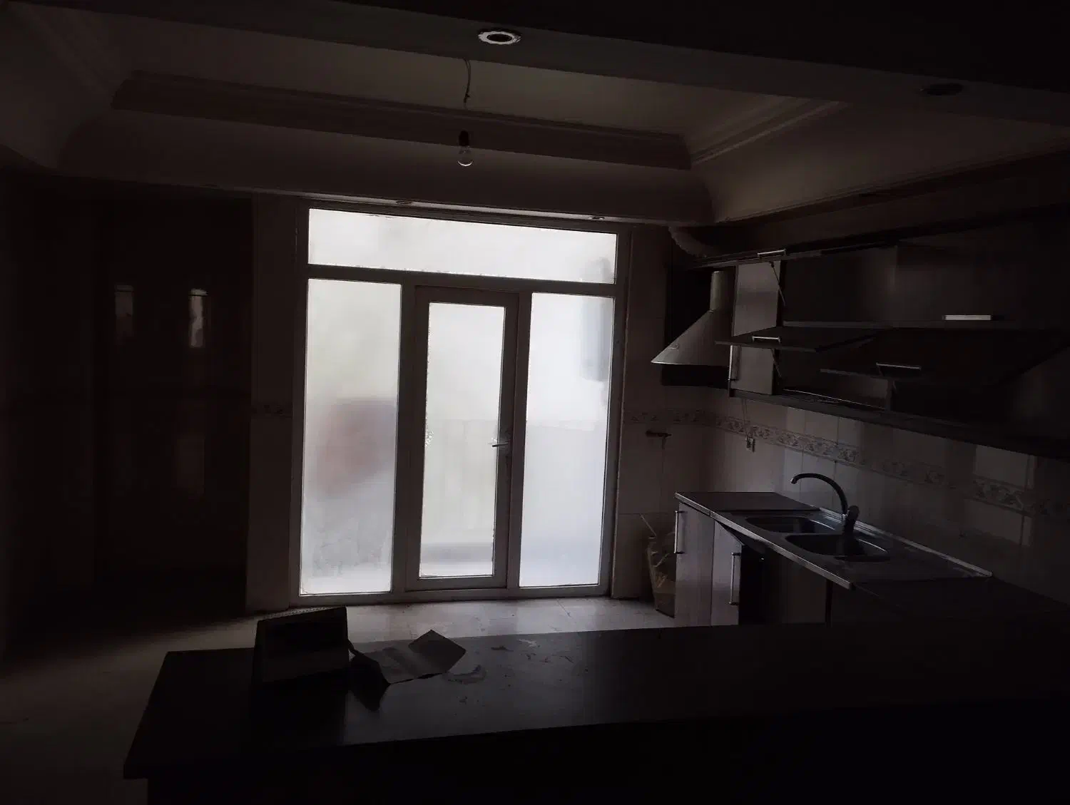 ۹۰ متری فول امکانات نورگیر مناسب