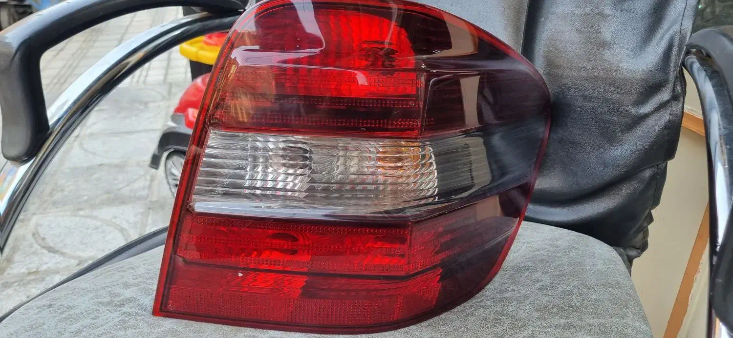 چراغ خطر عقب فابریک بنز|قطعات یدکی و لوازم جانبی|نسیم‌شهر, |دیوار