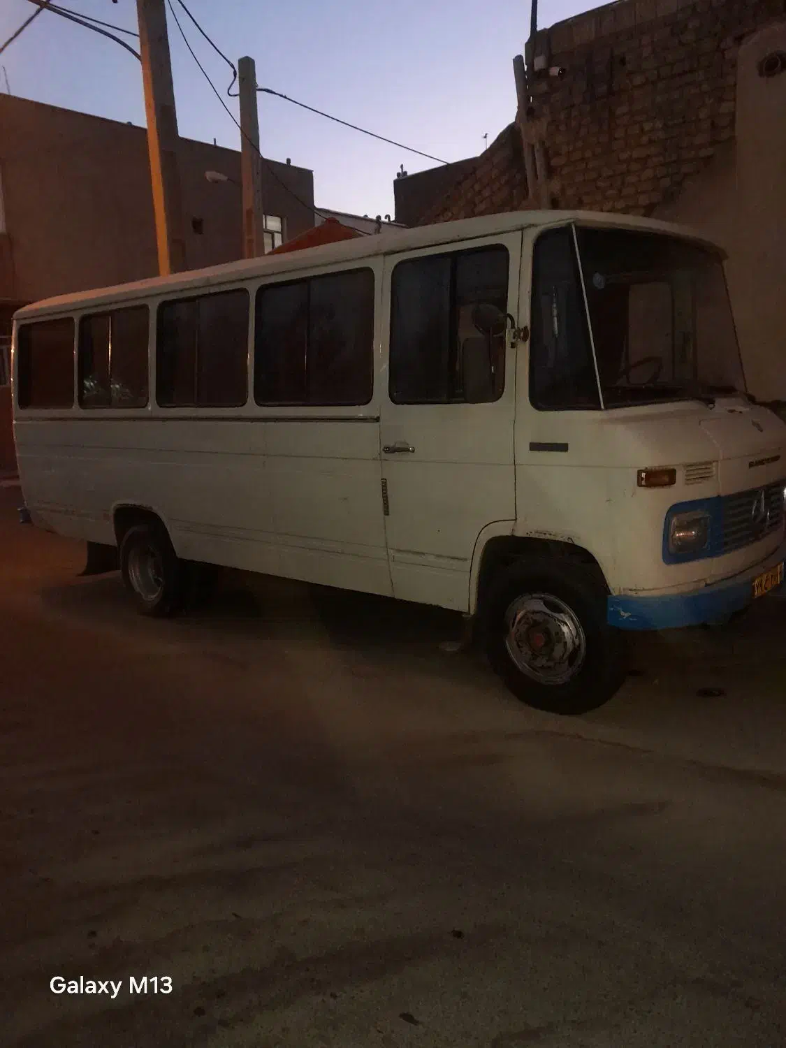 سرویس دهی به شرکت ها با مینی بوس بنز مدل بالا|خدمات حمل و نقل|ساوه, |دیوار