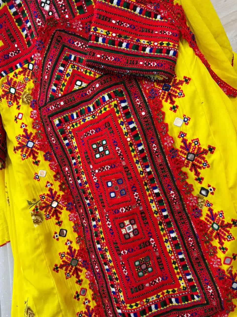 لباس فروشی هست|لباس|ایرانشهر, |دیوار